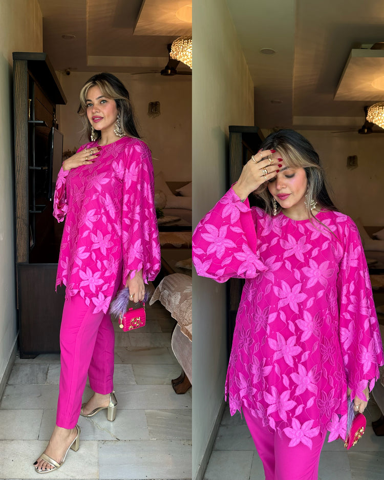 Cutwork pink kurti pants set