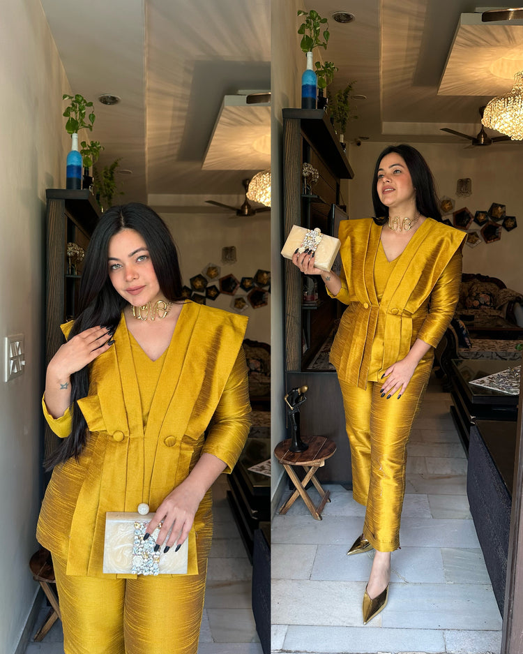 Mustard silk button set