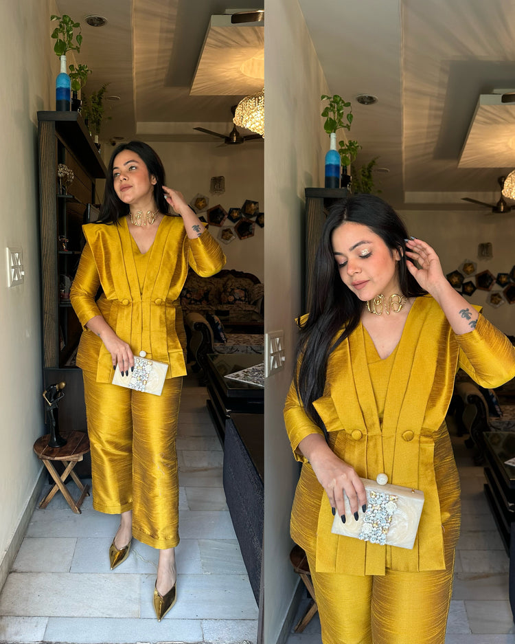 Mustard silk button set
