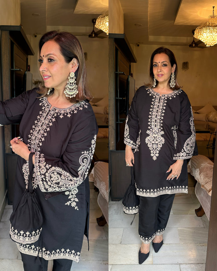Black embroidery classic bag set