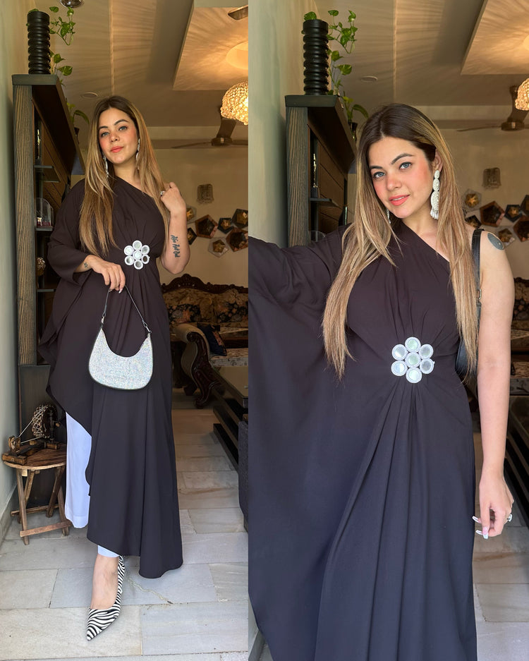 Black asymmetrical kaftaan