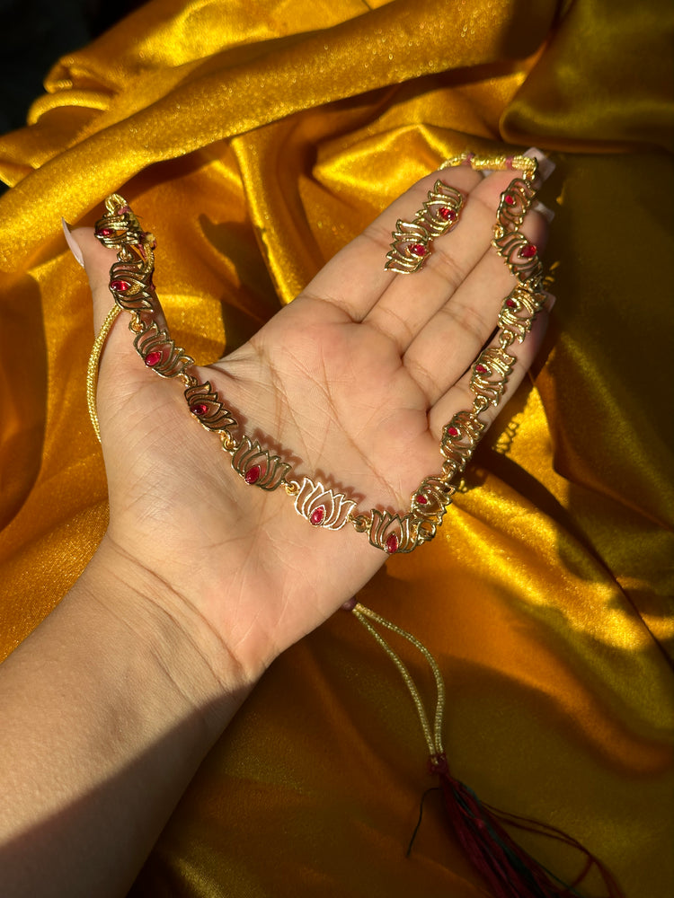 Lotus gold maroon choker set