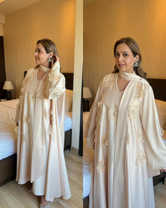 Cream 3d flower easy fit gown