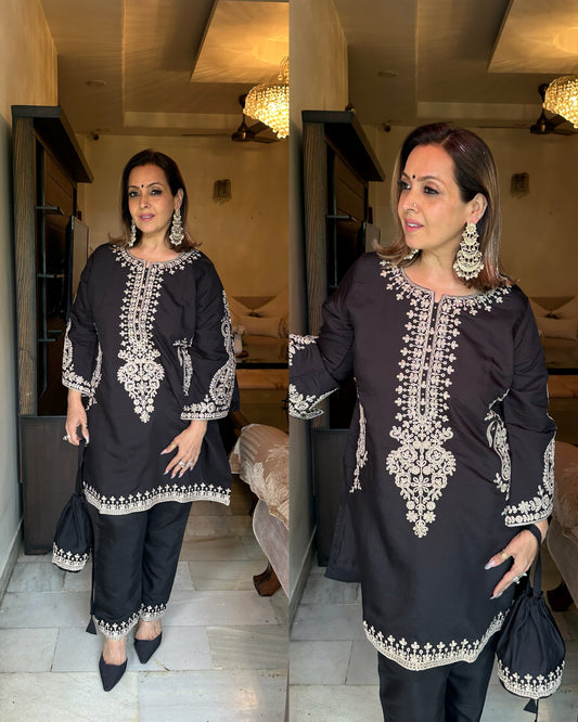 Black embroidery classic bag set